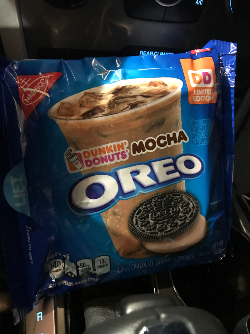 Illustration for article titled Dunkin doughnut flavored Oreo's an oppositelock Review